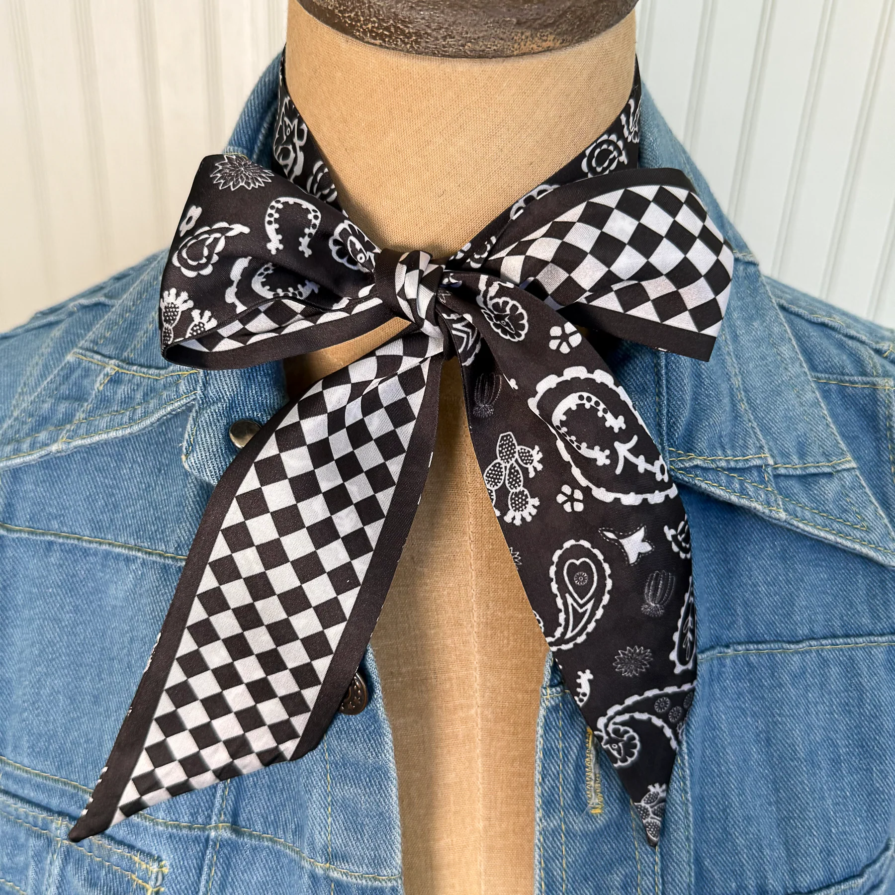 Twilly - Luck Be A Paisley - Image 30